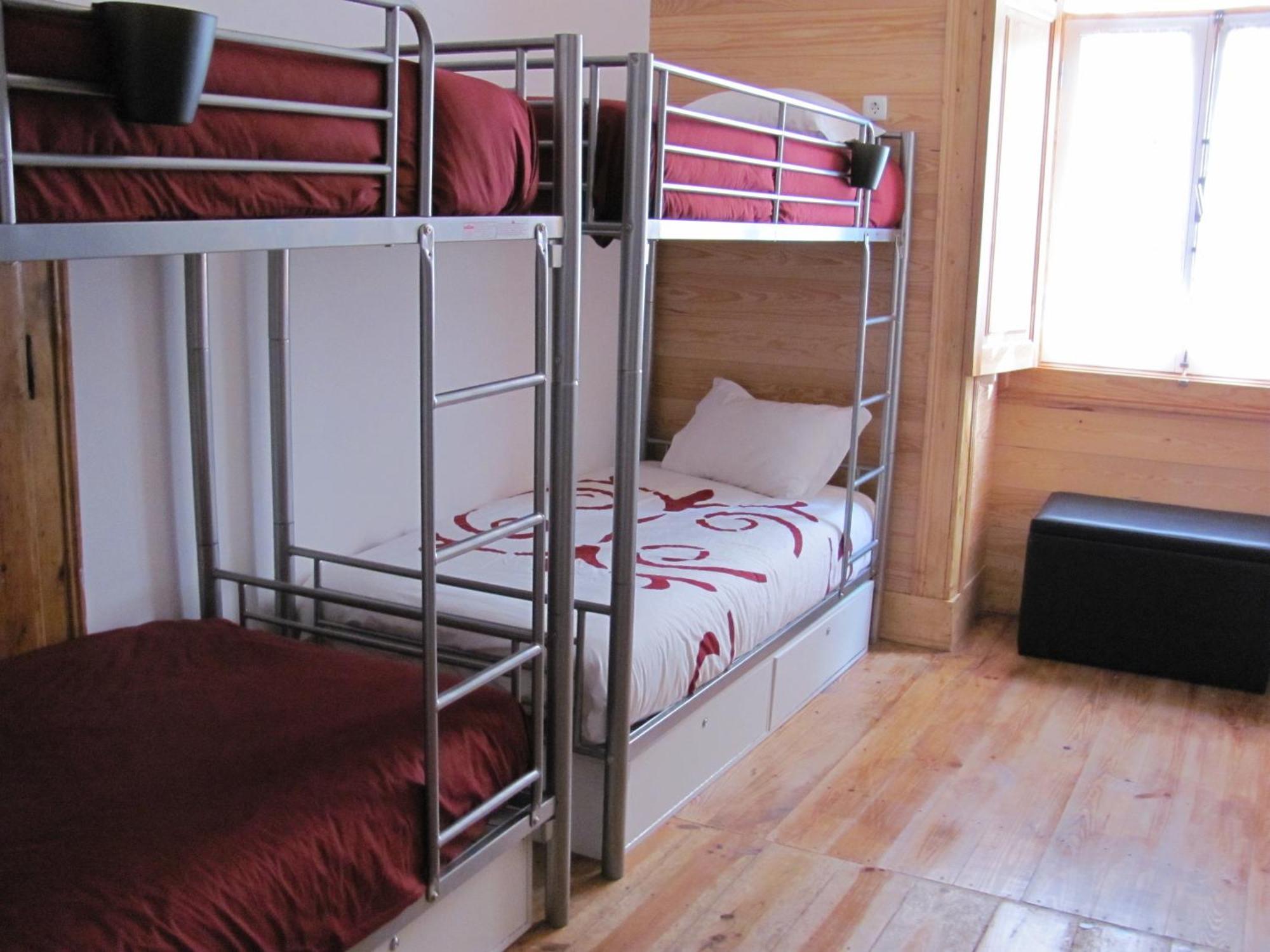 Single Bed Mixed Dormitory Room 8 Beds